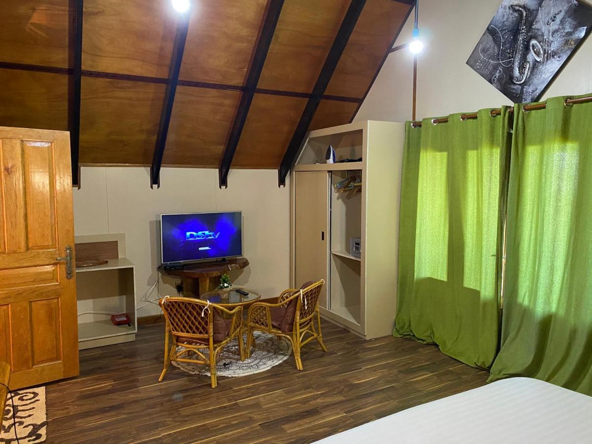 Mouggae Blues Villas 博瓦隆 外观 照片